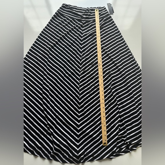 NWT AB Studio Black White Stripe Soft Stretch Flowy Maxi Skirt Women’s XL - Picture 7 of 8